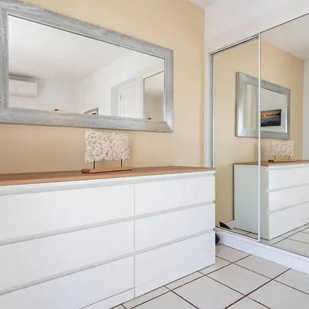 Appartement Sea Front House Micaela G *