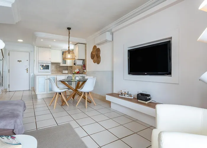 Sea Front House Micaela G Apartament *