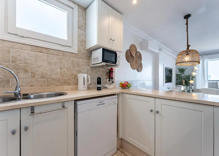 Sea Front House Micaela G Apartament *