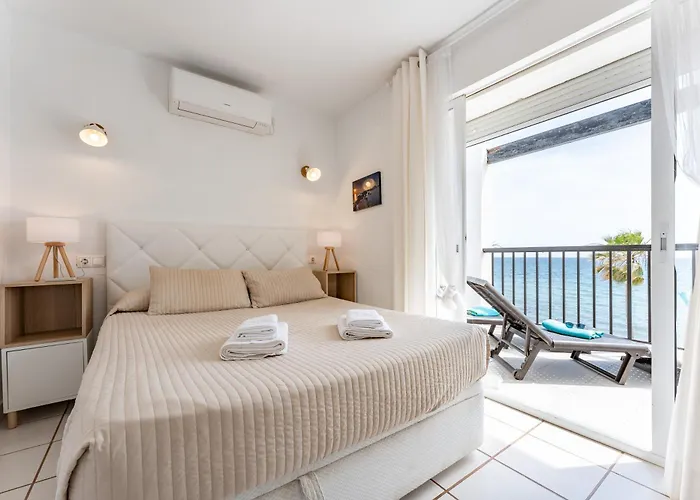 Sea Front House Micaela G Apartament