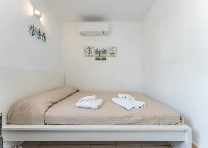 Sea Front House Micaela G Apartament *