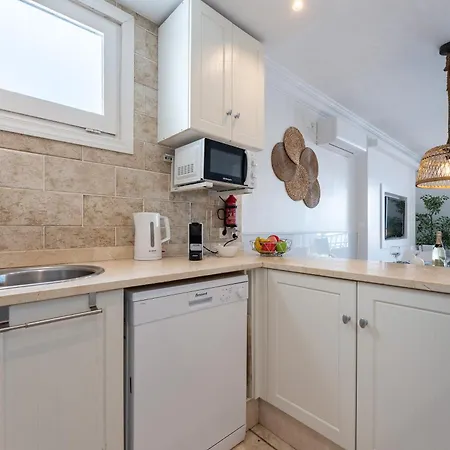 Sea Front House Micaela G דירה *