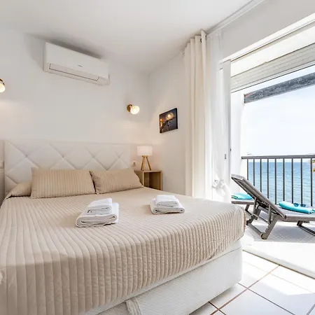 Sea Front House Micaela G דירה